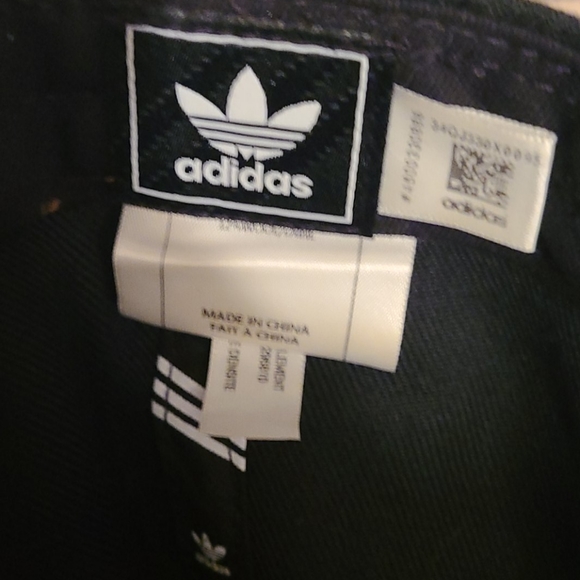 Adidas snap back - Picture 2 of 4